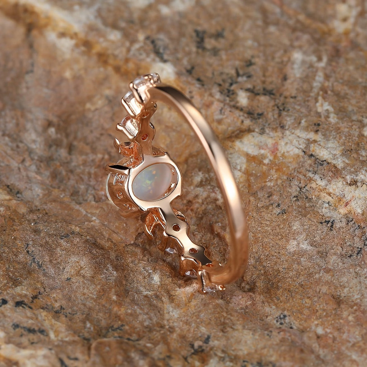 Opaalisõrmus "Poolkuu" | Roosakuldne