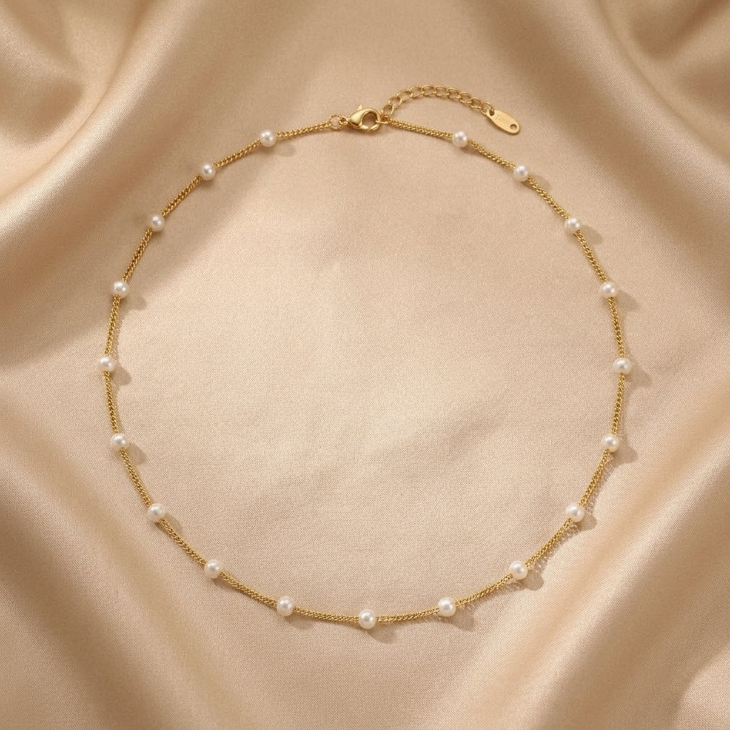 Elegantne väike pärlikaelakee