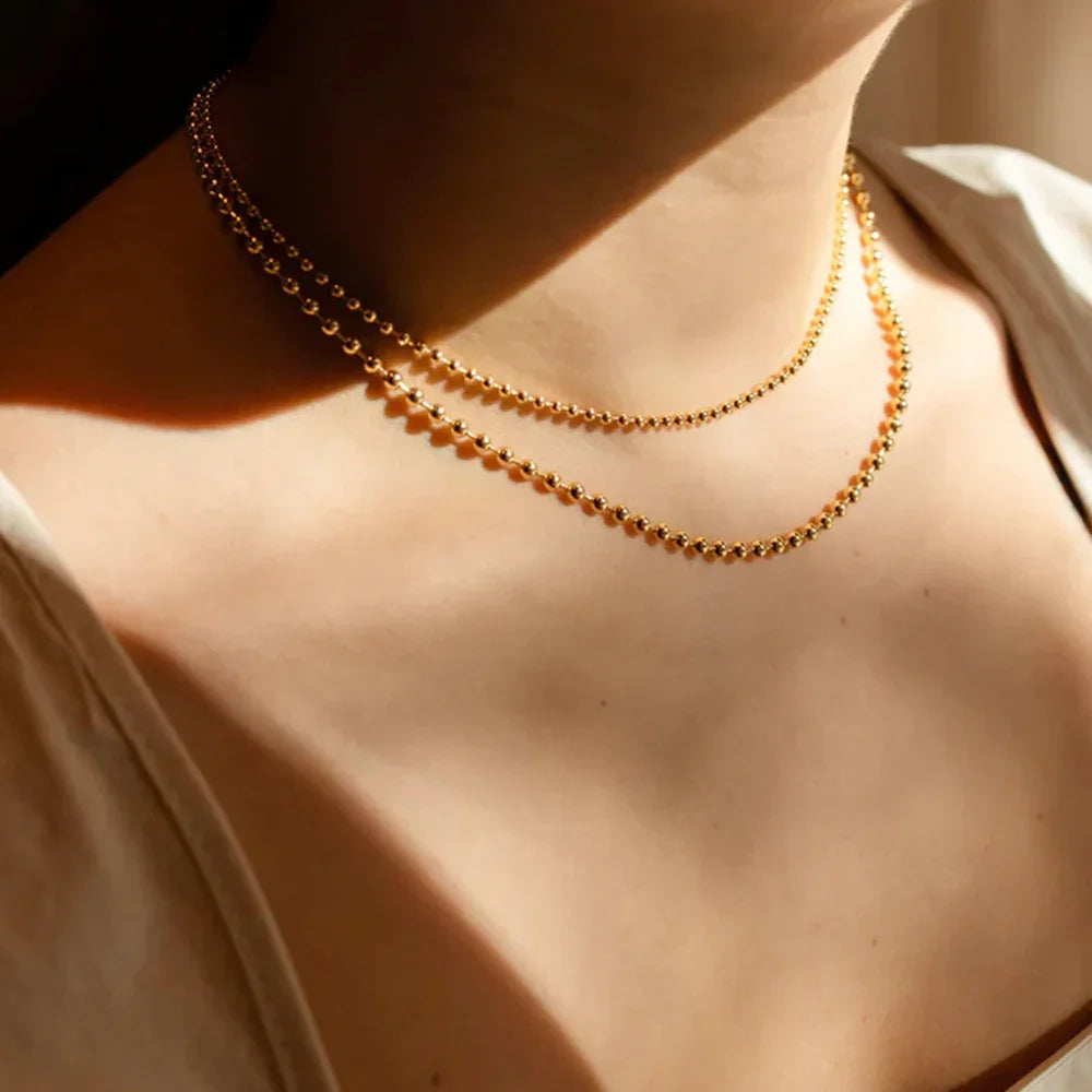 Kihiline kaelakee kuulikettiga