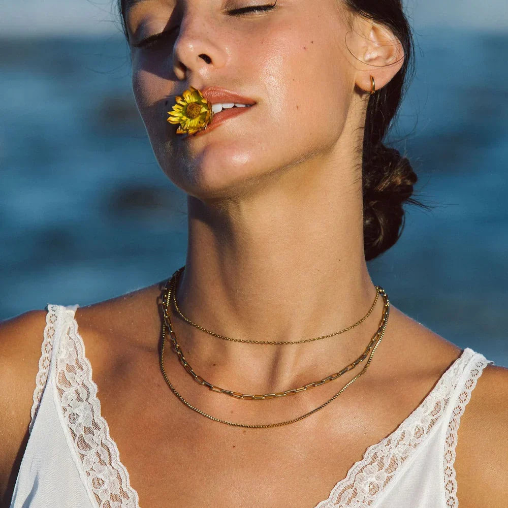 Saona kolmekihiline kuldne kaelakee