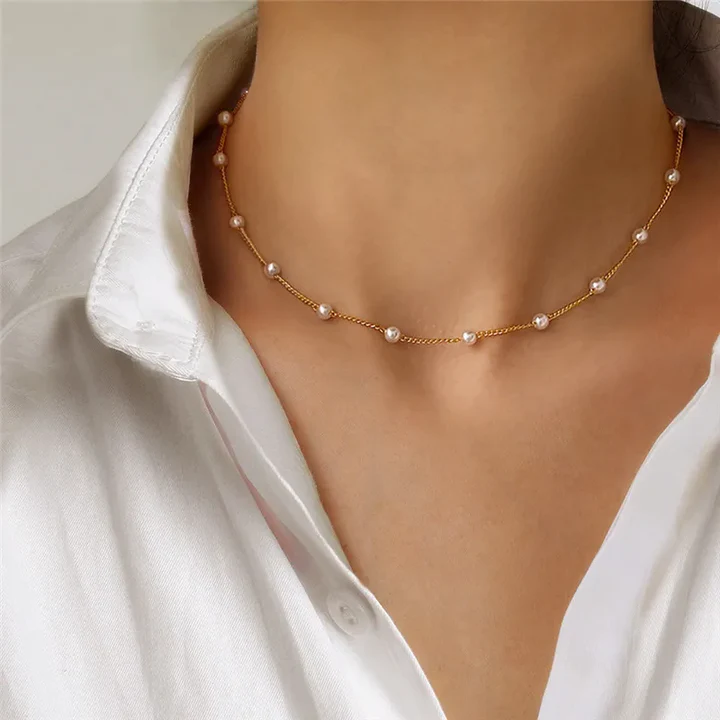 Elegantne väike pärlikaelakee