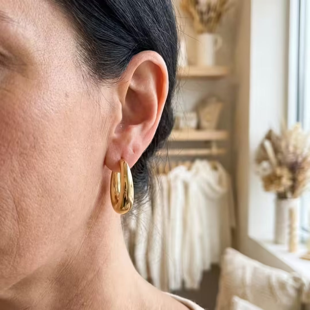 Klassikalised kuldsed rõngakujulised kõrvarõngad