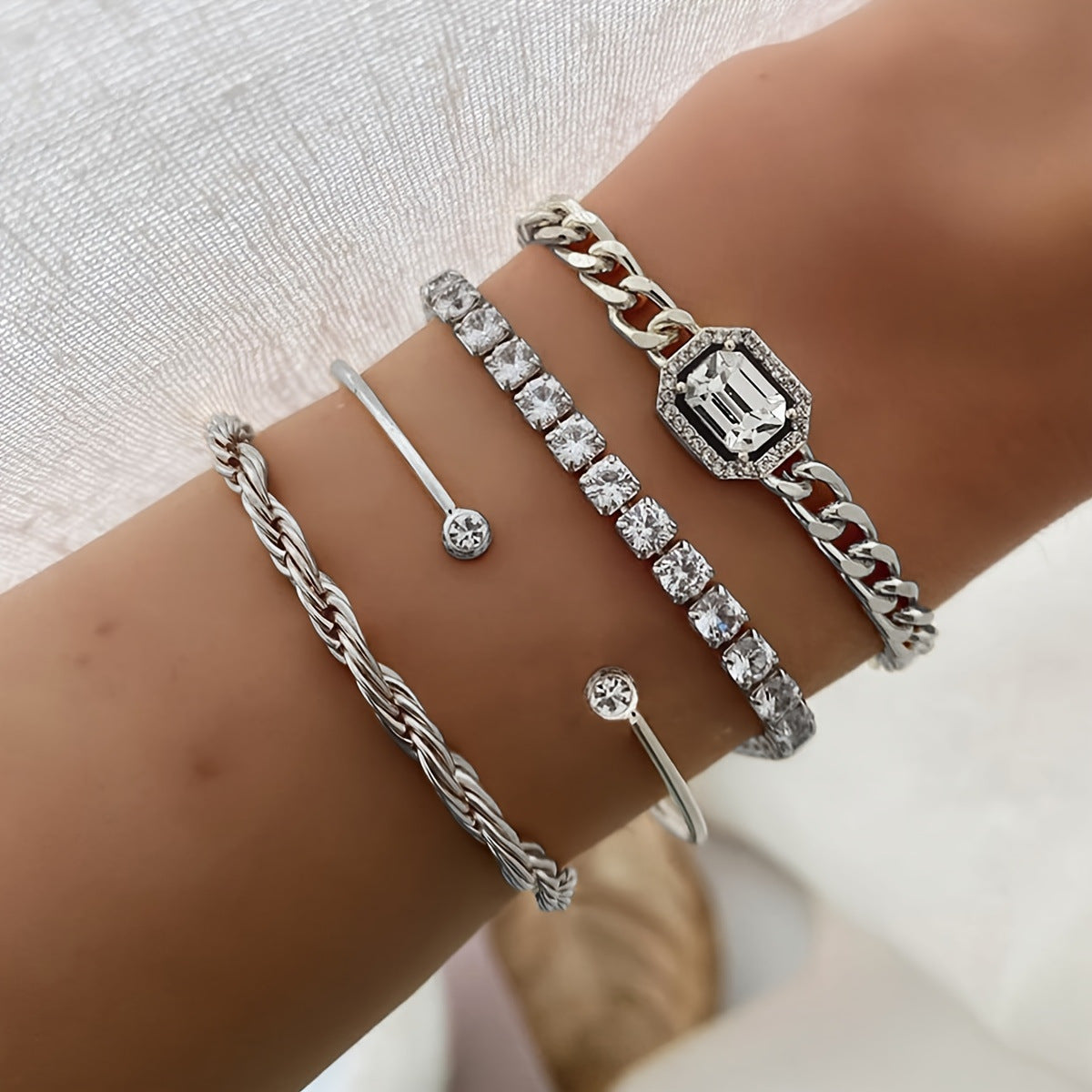Käevõrude komplekt "Venus" (4 tk)